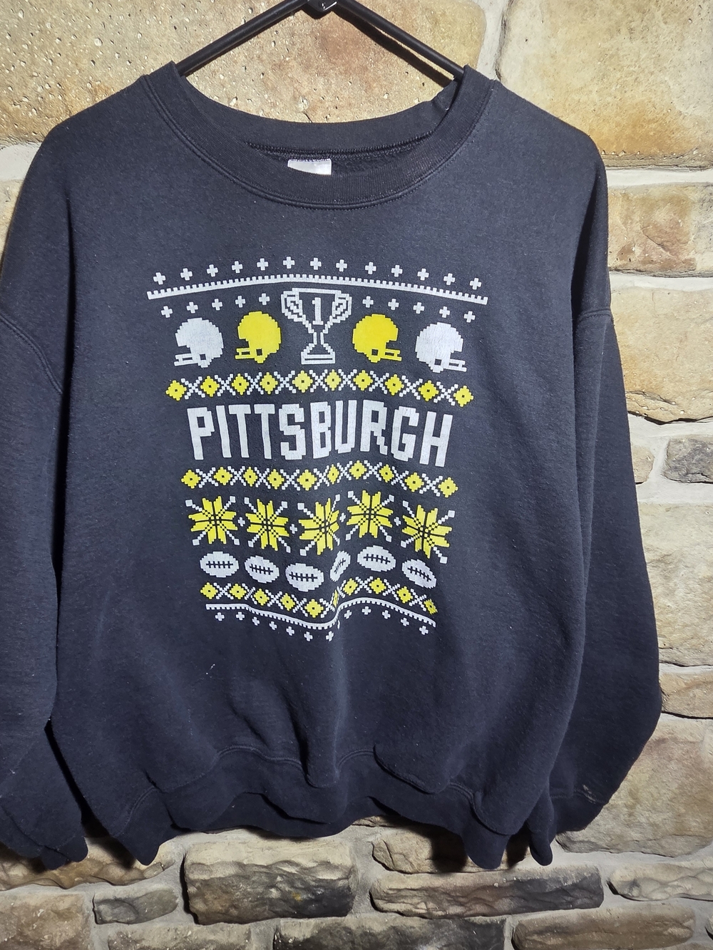 Pittsburgh Steelers Ugly Christmas Sweater Men's Large Black Crewneck Gildan